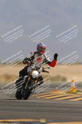 media/Sep-30-2023-SoCal Trackdays (Sat) [[636657bffb]]/Turn 15 (1120am)/